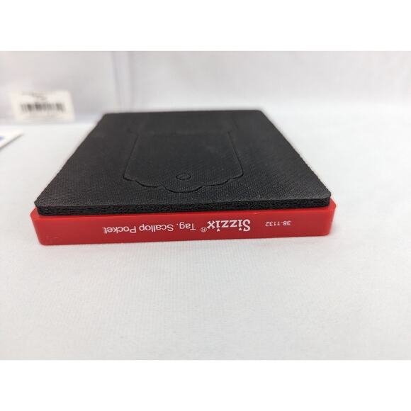 SIZZIX Die 38-1132 Cuts-n-Folds Scallop Pocket Tag Heather Lancaster - Picture 7 of 11